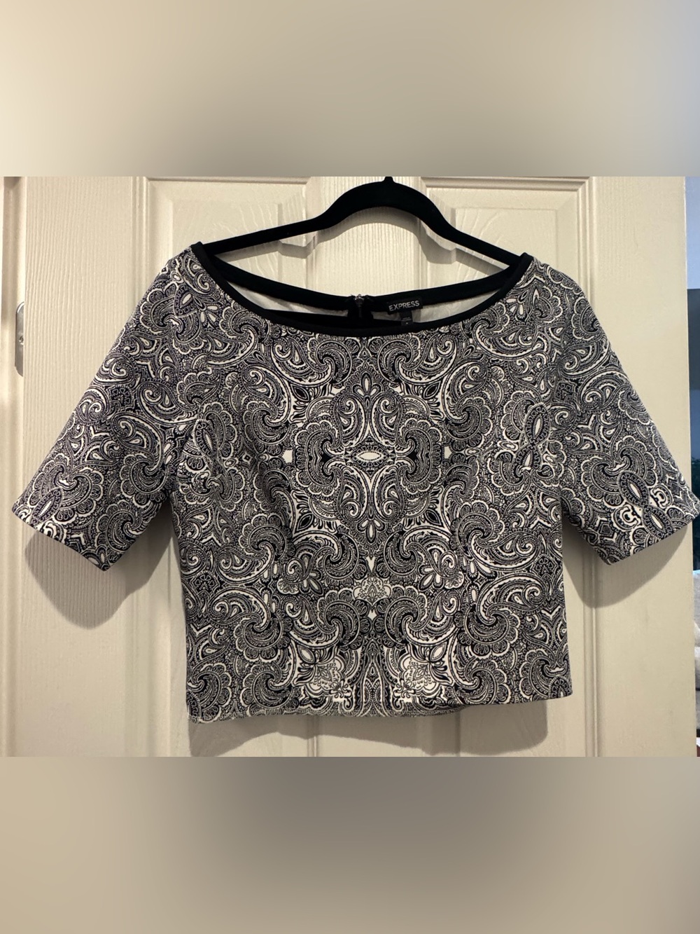 Express Women’s Black & White Paisley Short Sleeve Top & Skirt